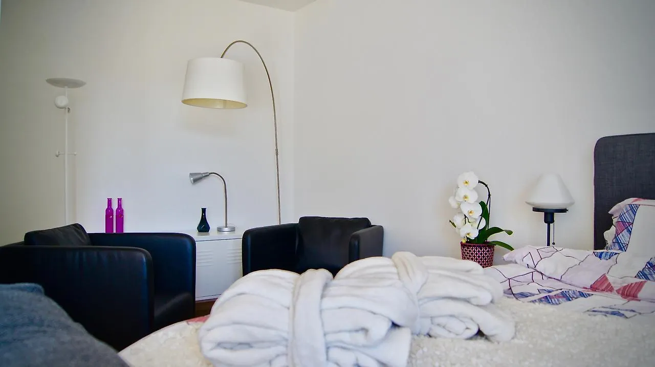 In Swiss Home - Barfuesserplatz Bar Street Apartment Базель